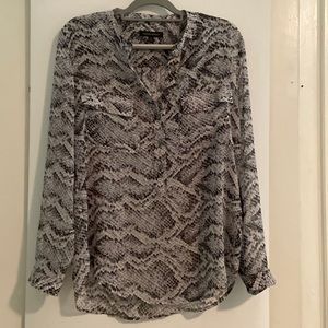 Black and Gray Long Sleeve Snakeskin Print Blouse, M